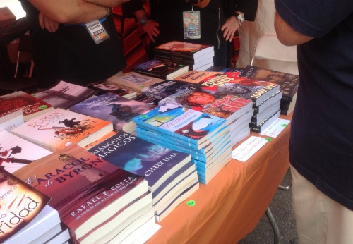 Amplia selección de best sellers y novedades de autores hispanos en la Feria del Libro de Miami